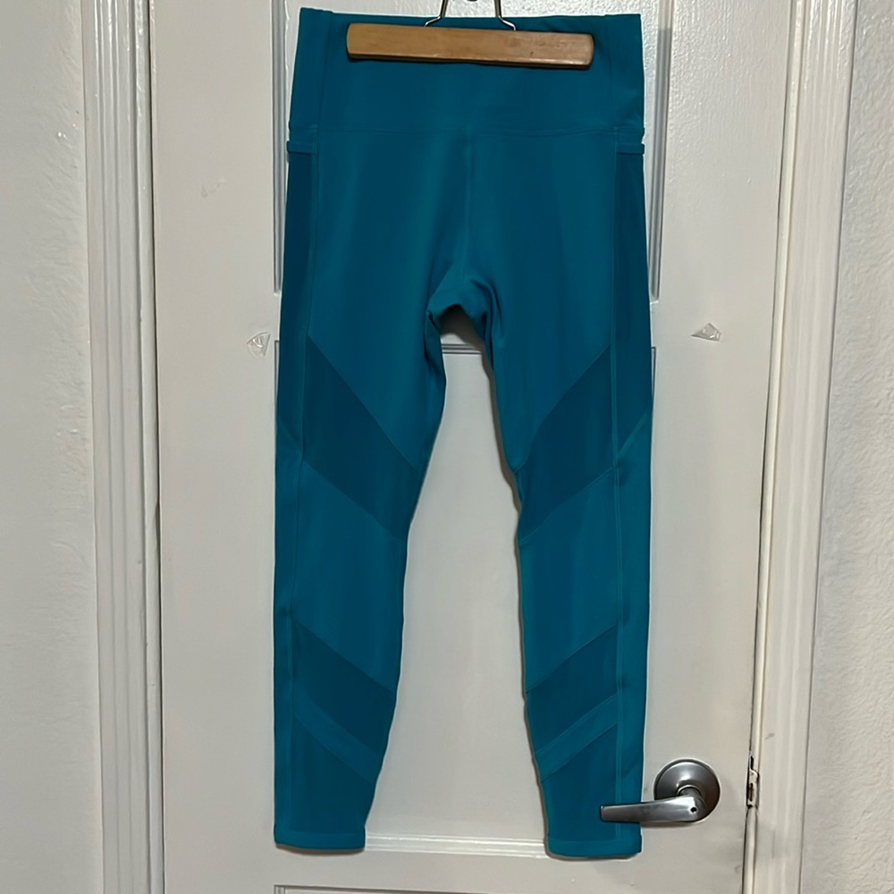 Lorna Jane Size S gym/yoga capris